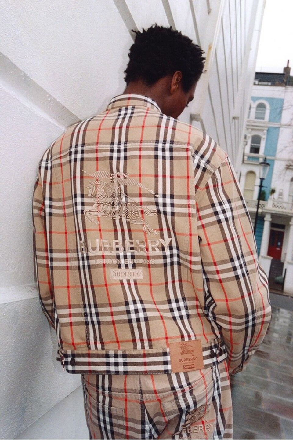 Årets mest hypede samarbejde? Supreme præsenterer ny kollektion med traditionsrige Burberry