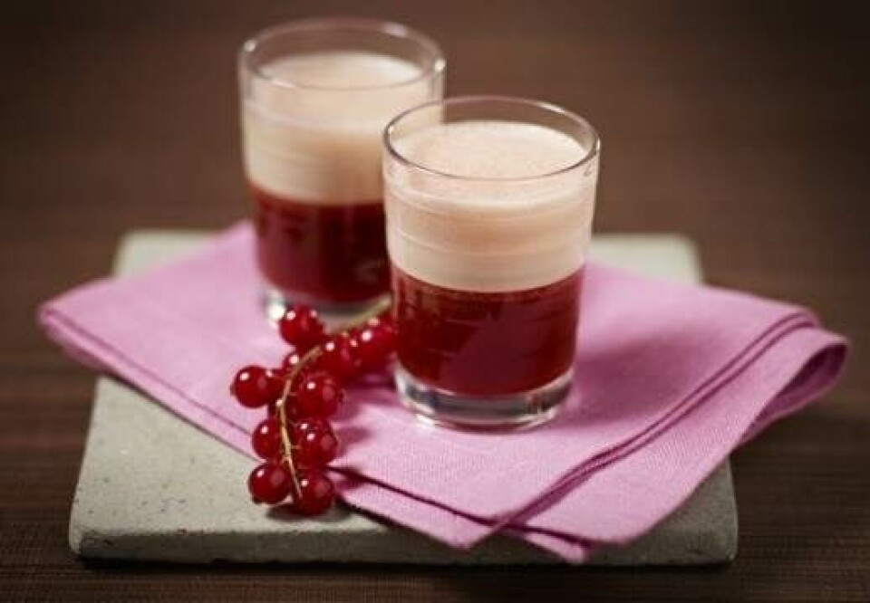 Bryd med den klassiske kaffeservering efter middagen