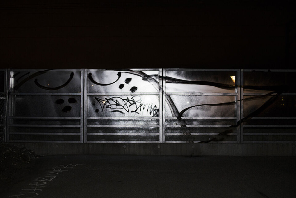 Far om dagen, graffitimaler om natten: 'Det er ligesom swingerklubben. Vi knalder bare byen'