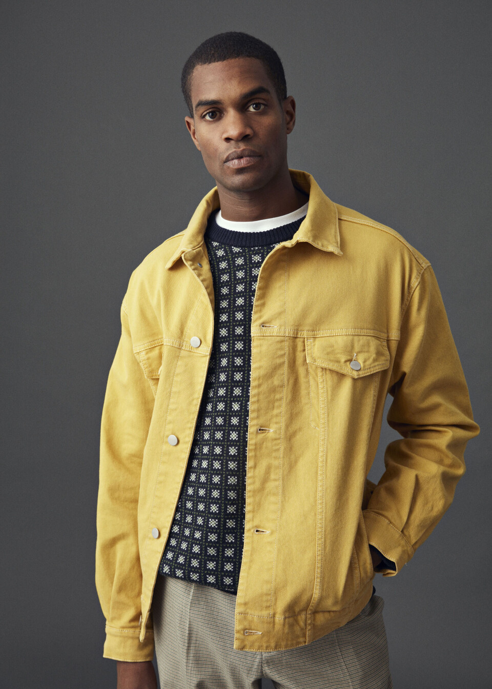 Modeserie: Kom varmt gennem vinteren i uldne lag, rullekraver og lange frakker