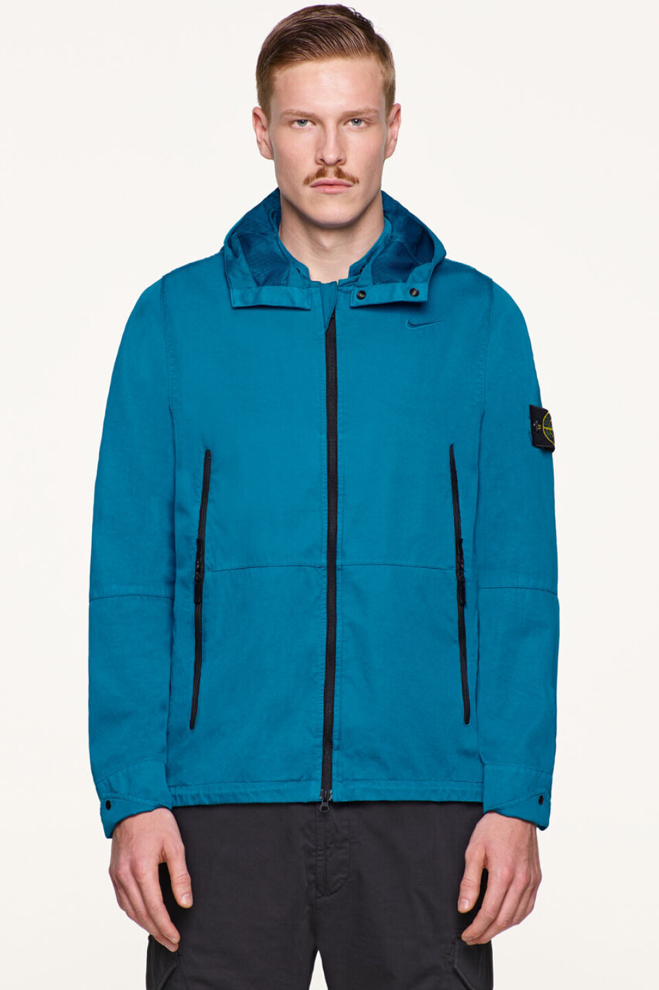 Bliv klar til golfbanen med den nye kollektion fra Stone Island og Nike