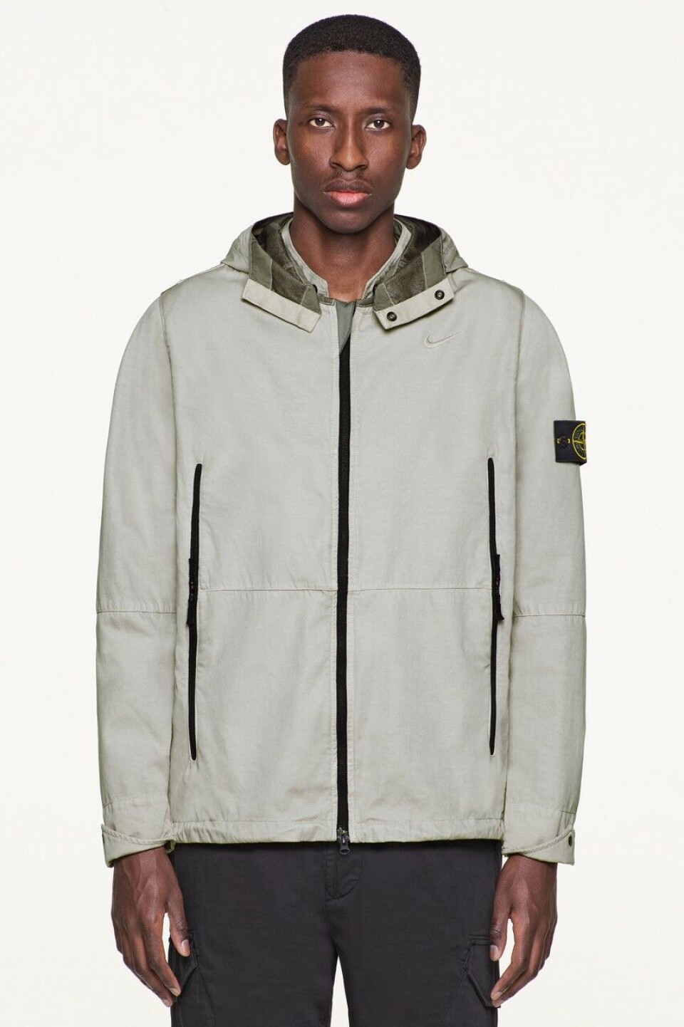 Bliv klar til golfbanen med den nye kollektion fra Stone Island og Nike