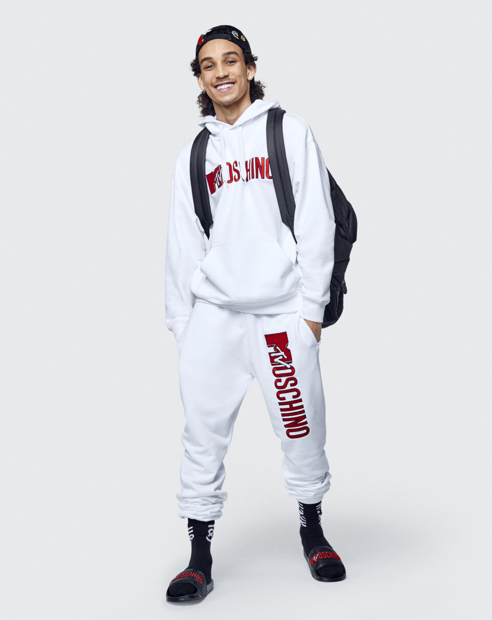 Se den fulde Moschino X H&M kollektion her