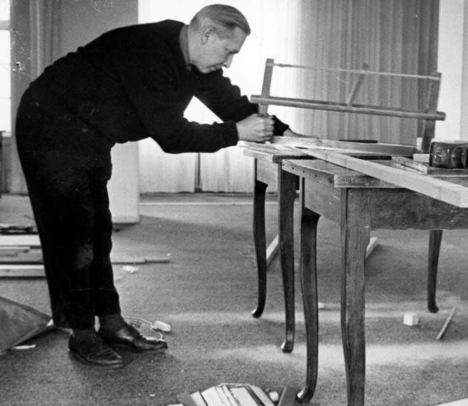 Sæt dig her: Historien om Hans J. Wegner