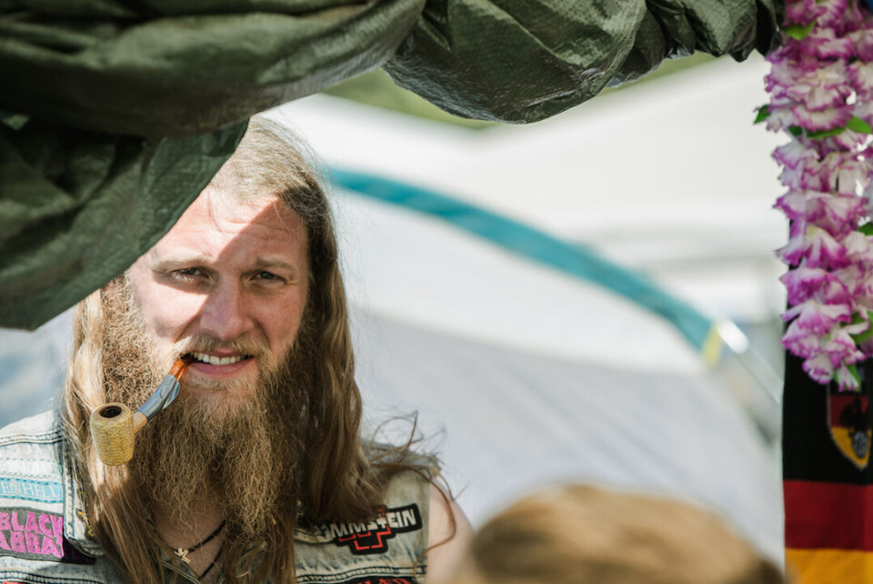 Bag om Roskilde Festivals sære camps: ”Igennem mit firma har jeg købt for over 1.000 kroner gaffatape - og det er altså uden moms.”