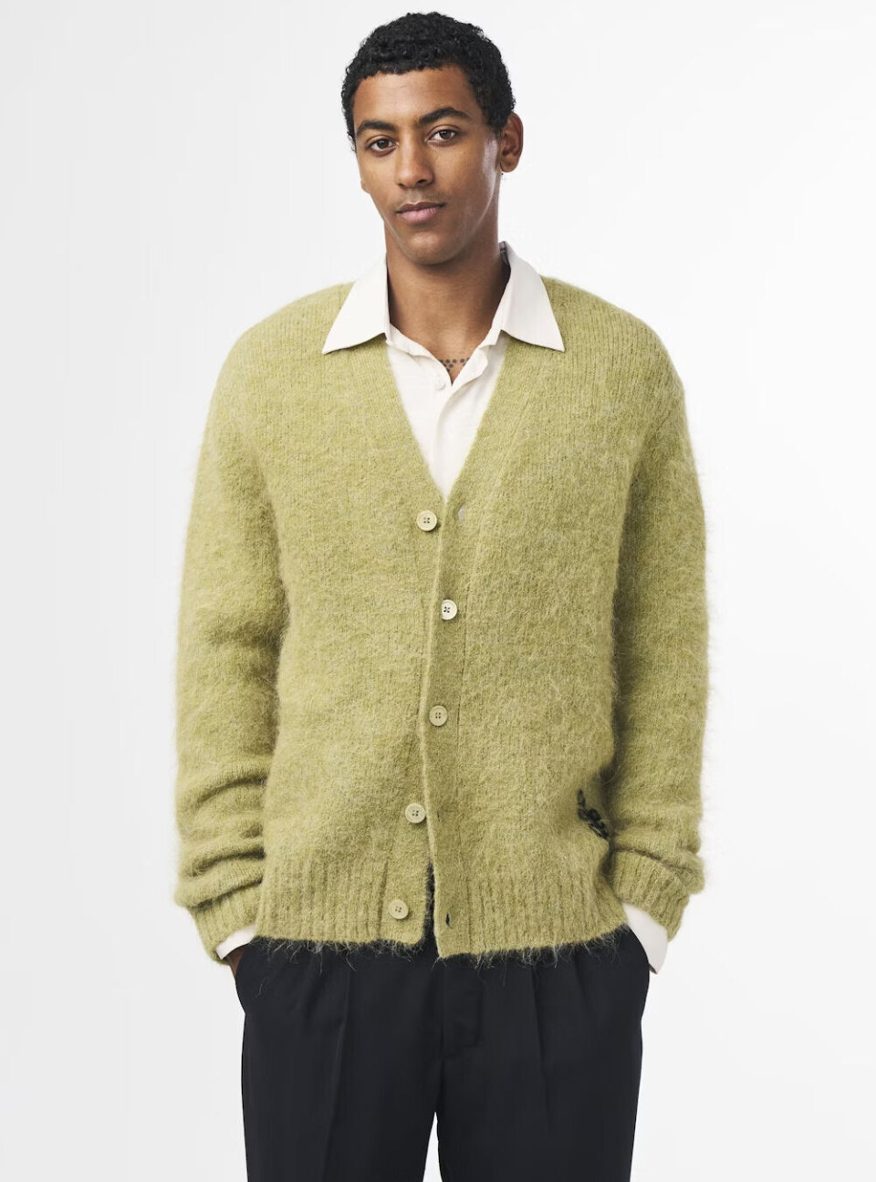 Man kan ikke se himlen for bare cardigans for tiden. Vi har fundet 11 gode køb