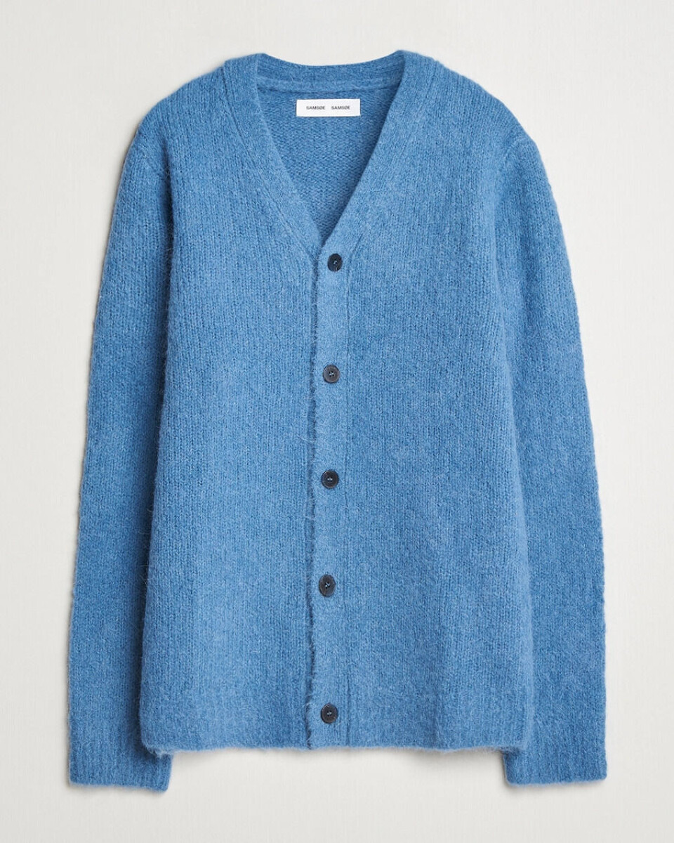 Man kan ikke se himlen for bare cardigans for tiden. Vi har fundet 11 gode køb