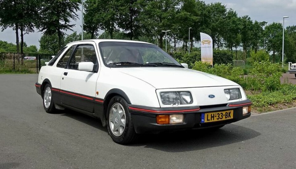 Stemmen, der luller dig i Tour-lur, sværger til Mercedes