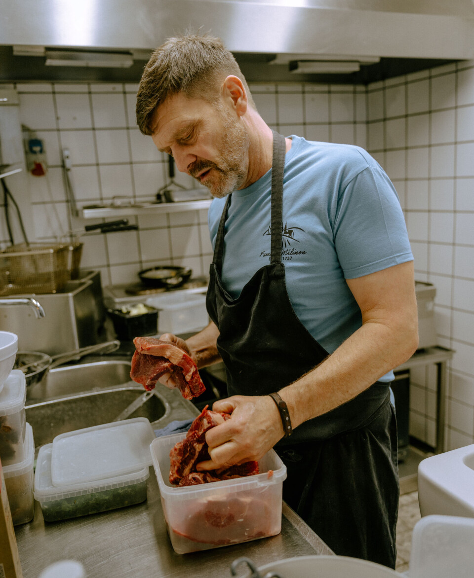 Oli-Bistros ejer, Olivier Miens, i køkkenet