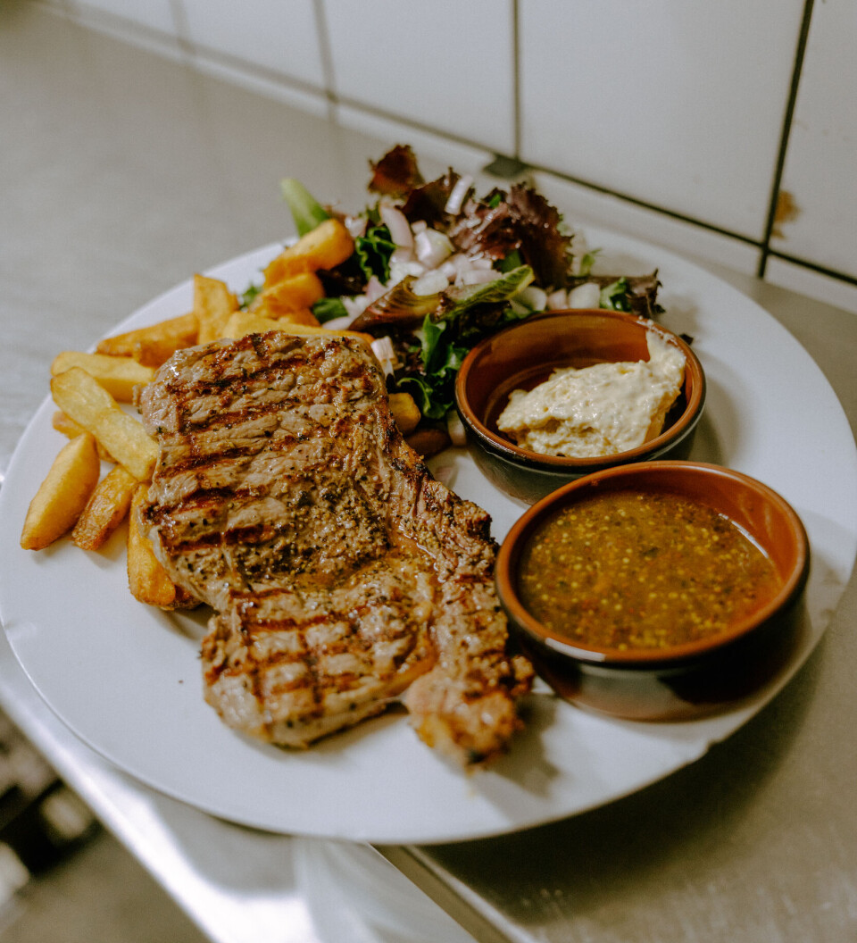 Steak frites på Oli Bistro
