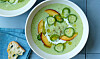 En frisk sommerret: Sådan laver du en let gazpacho med melon, agurk og avocado