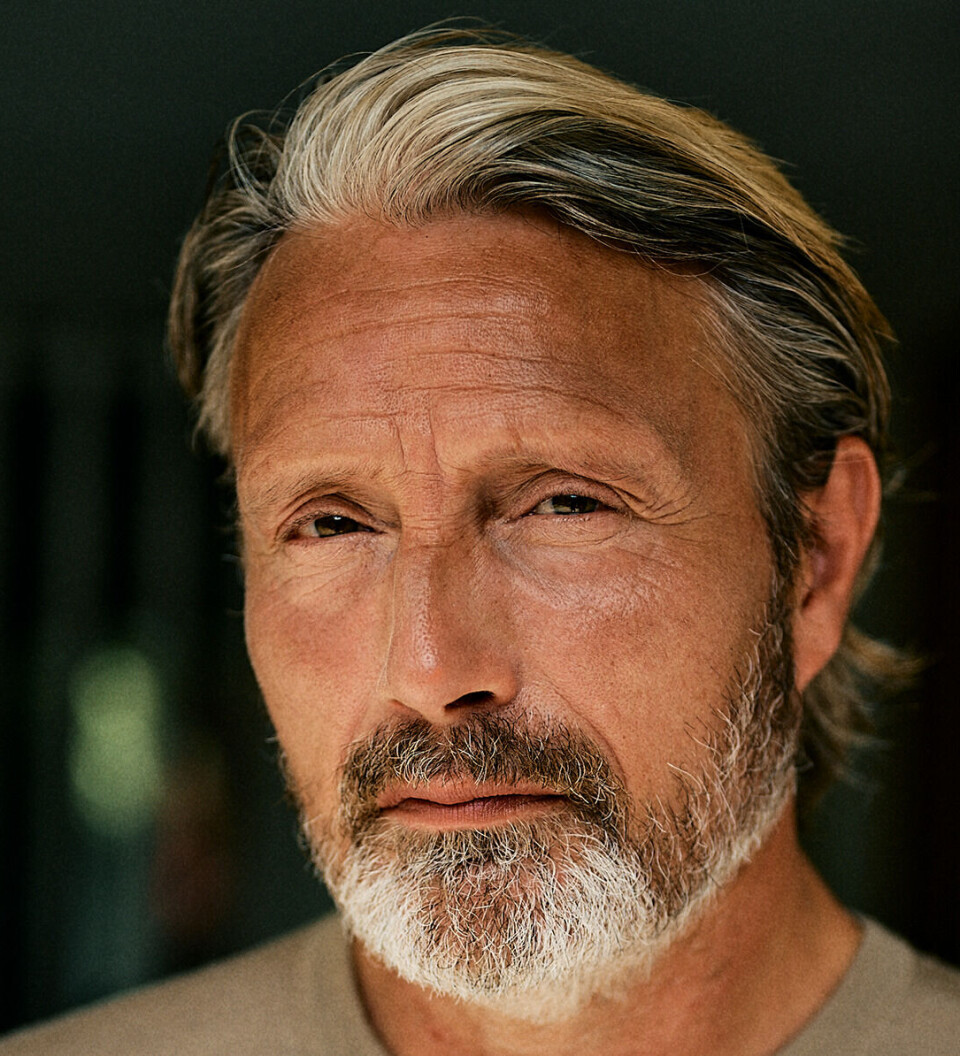Mads Mikkelsen er blevet verdens største dansker. Men han kunne ikke være mere ligeglad