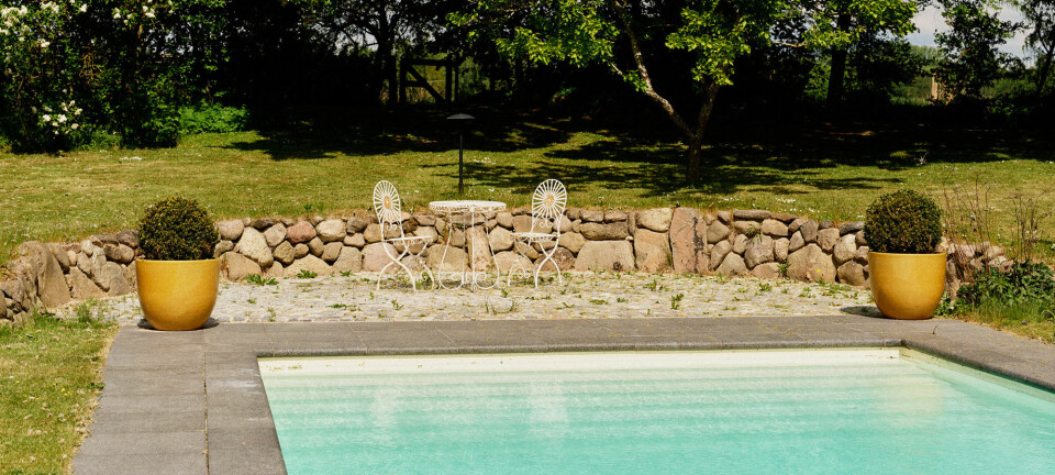 Casper Christensens landejendom er (igen) sat til salg. Ta’ et kig indenfor her