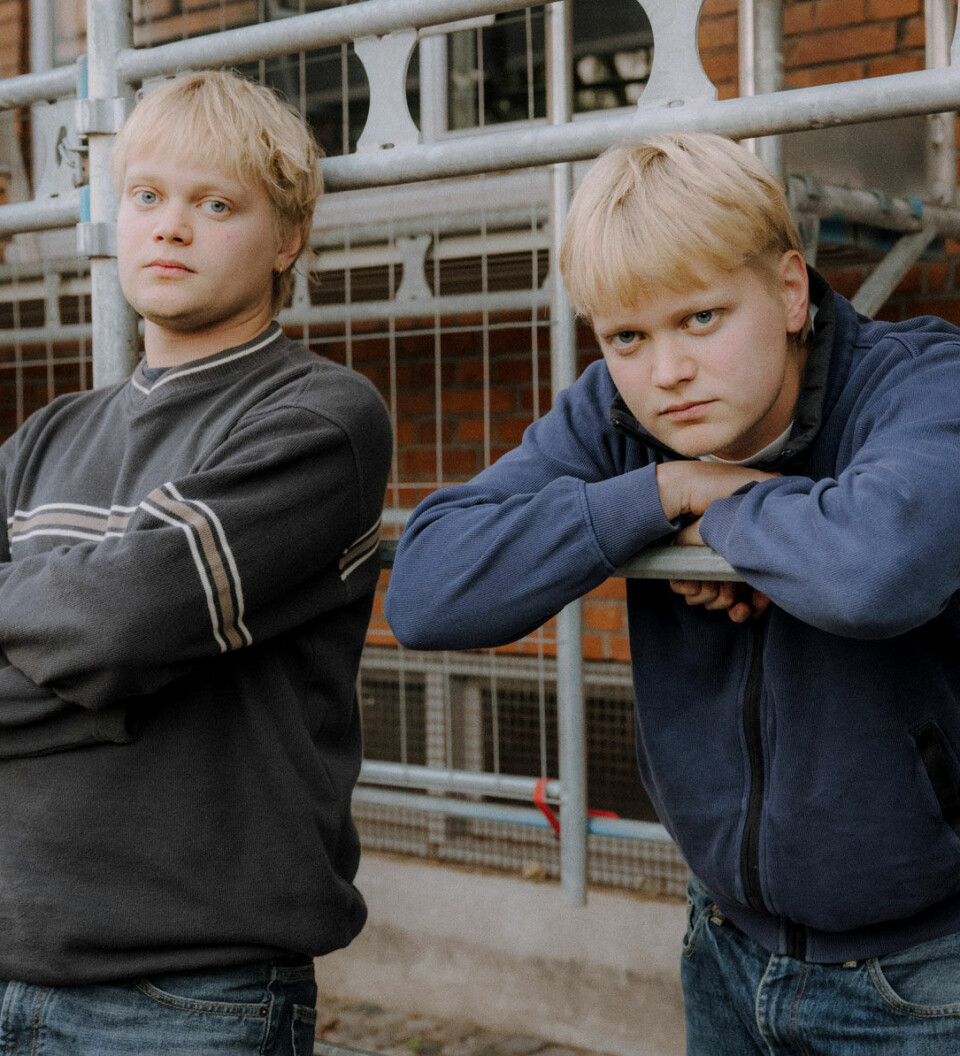 Tvillingerne Jakob og Kristian har fundet lykken i en (næsten) dumbphone. Og de har et godt råd, hvis du også vil have en mere analog tilværelse